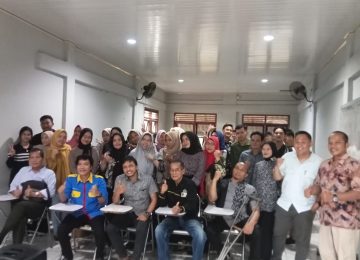 Workshop Metodologi Penelitian bagi mahasiswa program studi manajemen dan program studi akuntansi FESTI