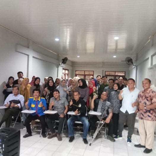 Workshop Metodologi Penelitian bagi mahasiswa program studi manajemen dan program studi akuntansi FESTI